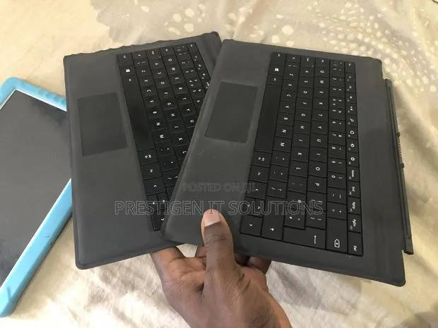 Microsoft Surface Pro Keyboard (Type Cover) – Model 1644 · Photo 1
