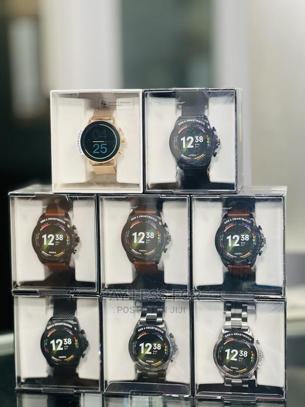 Google Fossil Watch Gen 6 · Photo 2