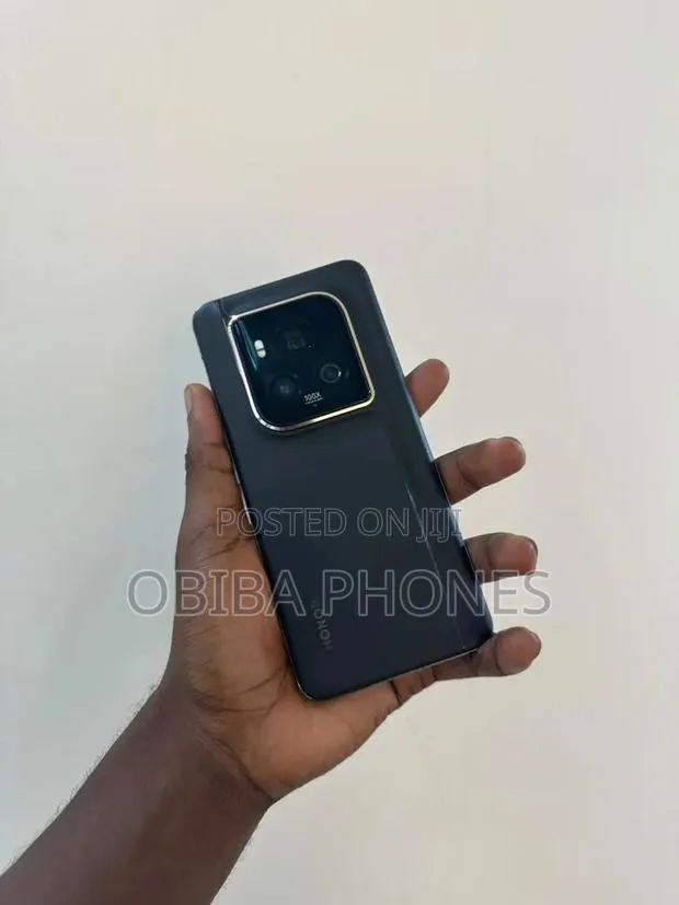 Honor Magic6 RSR Porsche Design 1 TB Black · Photo 1