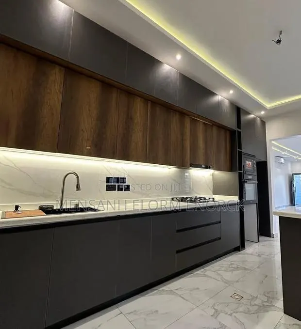 Kitchen Cabinets and Wall Dropp · Photo 1