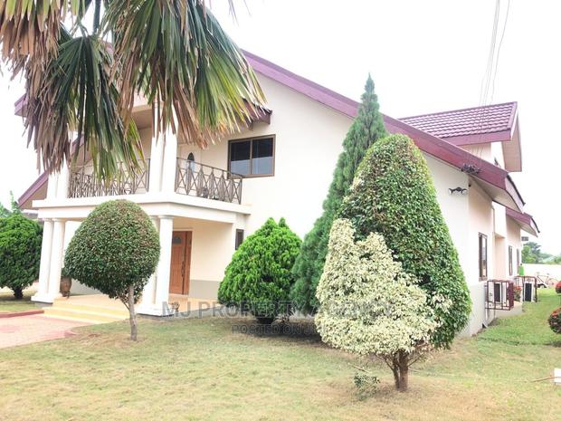 6bdrm House in Community 22, Tema Metropolitan for sale · Photo 3