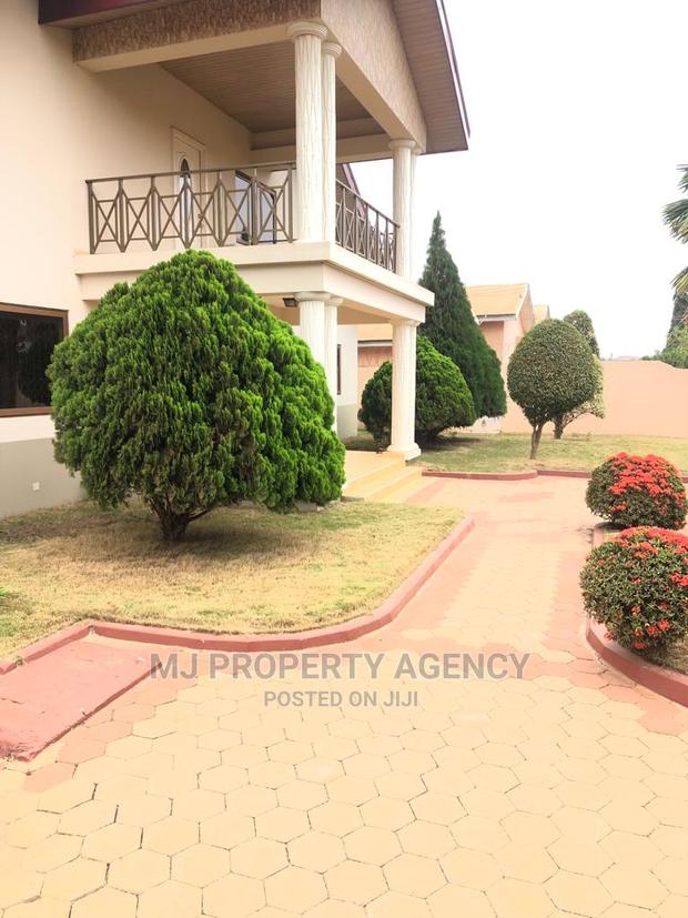 6bdrm House in Community 22, Tema Metropolitan for sale · Photo 2