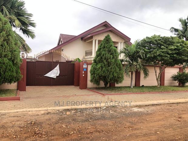 6bdrm House in Community 22, Tema Metropolitan for sale · Photo 1