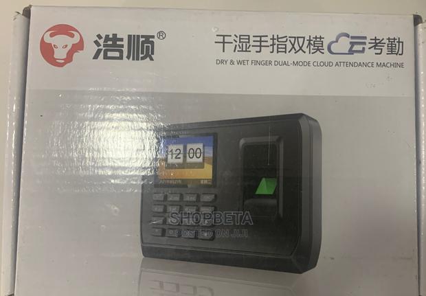 Biometric Clock in Device · Photo 1