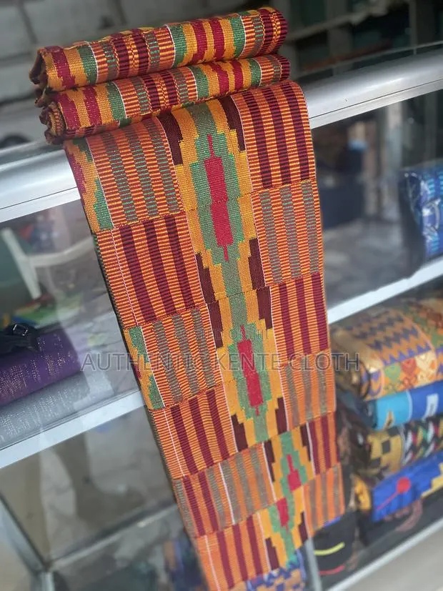 New Classy Hand-Woven Kente Cloth · Photo 1