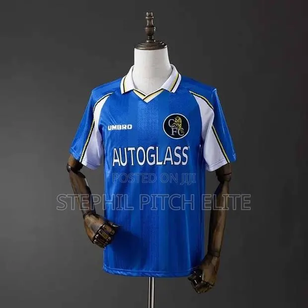 Chelsea FC Retro Jersey · Photo 1