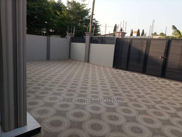 3bdrm House in Ayathar Bedroom, Spintex for Rent · Photo 2
