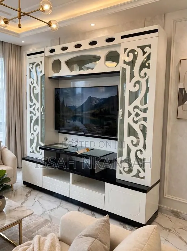 TVs Wall Unit · Photo 1