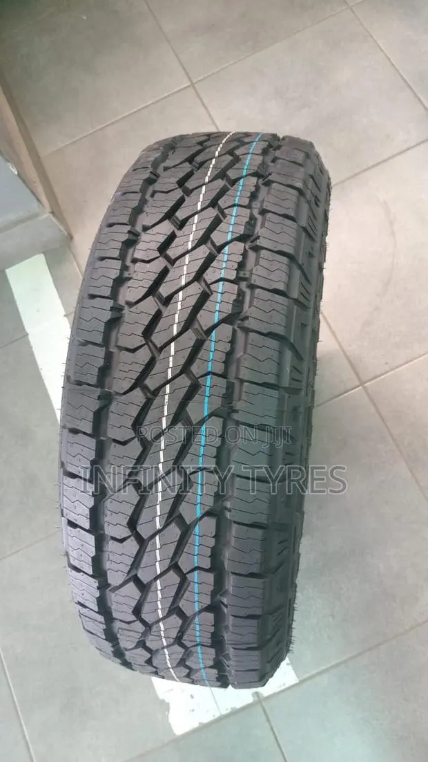 Bridgestone Dueler All-Terrain Tyre (245/70r16) · Photo 1