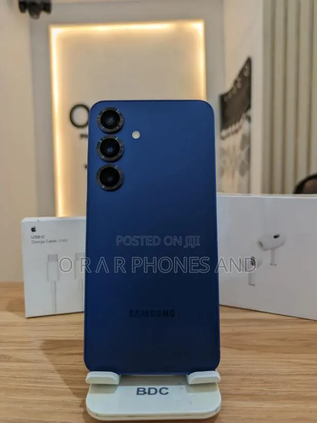 Samsung Galaxy S25 128 GB Blue · Photo 1