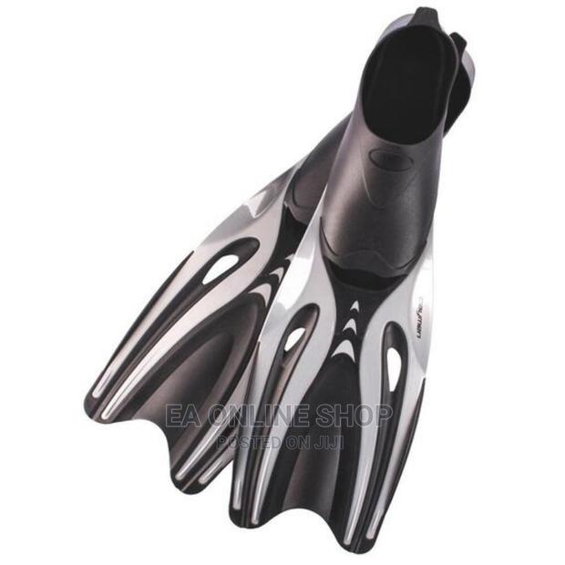Adult Size Swimming Fins Flippers. · Photo 2