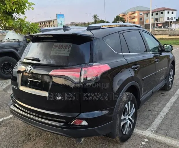 Toyota RAV4 2017 Black · Photo 1