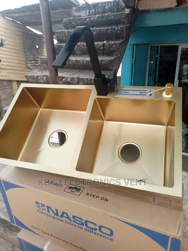 Golden Double Kitchen Sink+ Accessories · Photo 2