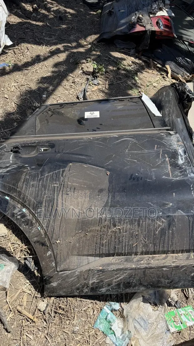 2021-2025 Hyundai Sorento Doors · Photo 1