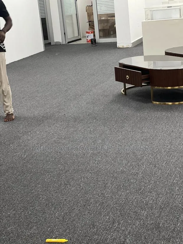 Woolen Carpets for Office · Photo 1