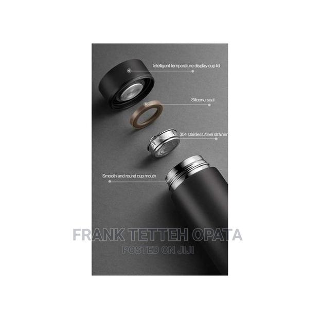 LED Touch Screen Display Temperature Bottle - 500ml · Photo 4