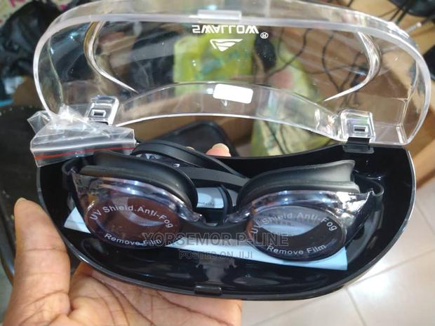 Swimming Pool Goggles · Photo 1