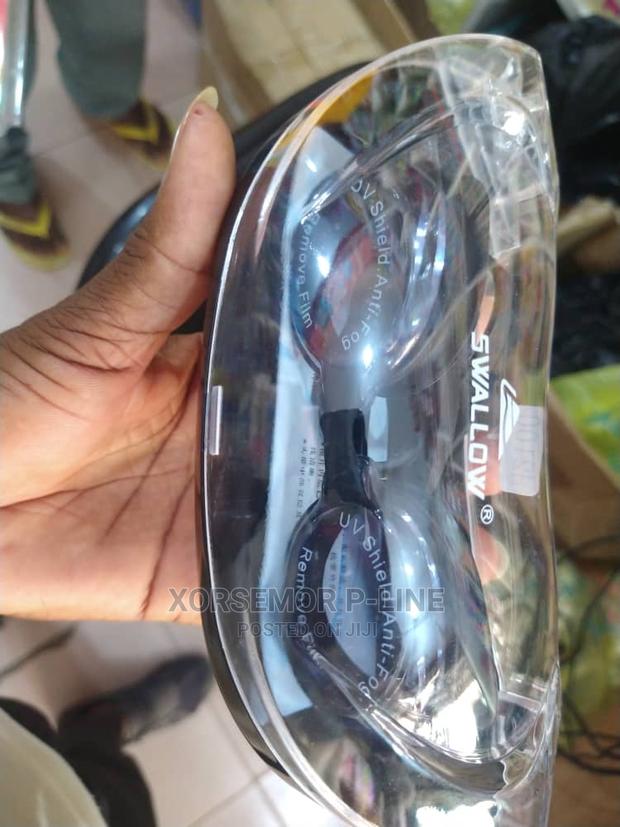 Swimming Pool Goggles · Photo 3