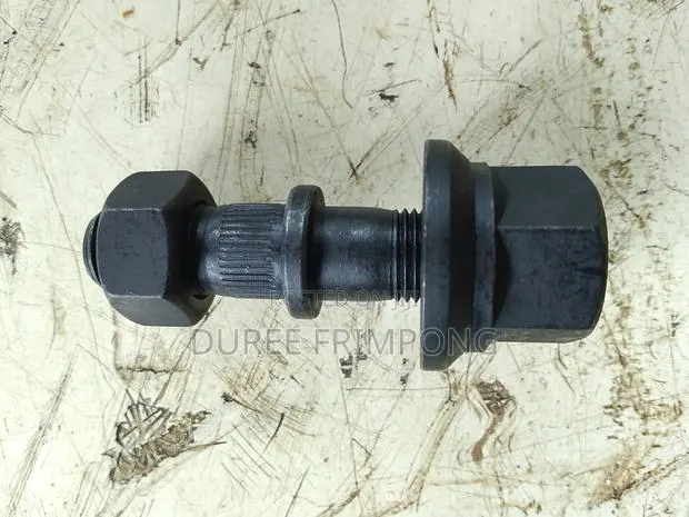 Mitsubishi Canter Wheel Bolt and Not · Photo 1