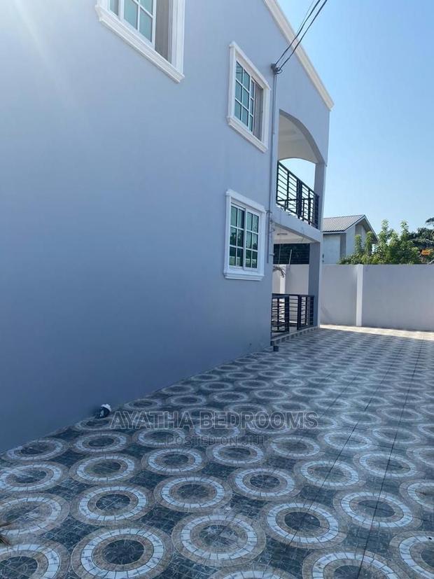 4bdrm House in Ayathar Bedroom, New Town for Sale
