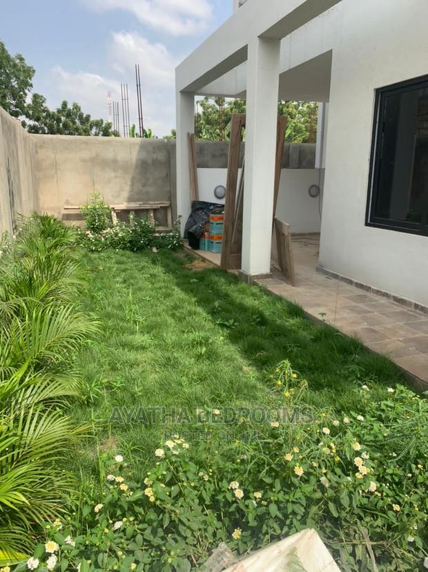 4bdrm House in Ayathar Bedroom, New Town for Sale · Photo 3
