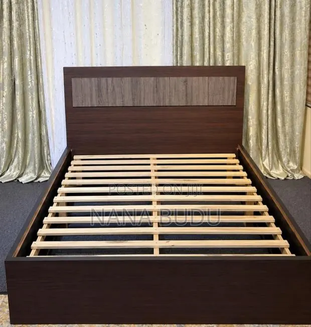 Queen Size Bed Frame · Photo 1