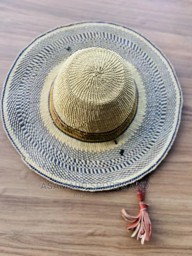 Original Weaving Hat At Cool Price · Photo 1
