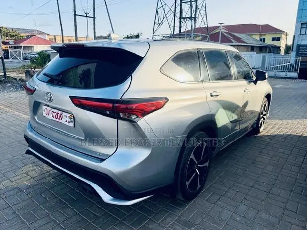 Toyota Highlander XSE 2021 Gray · Photo 1