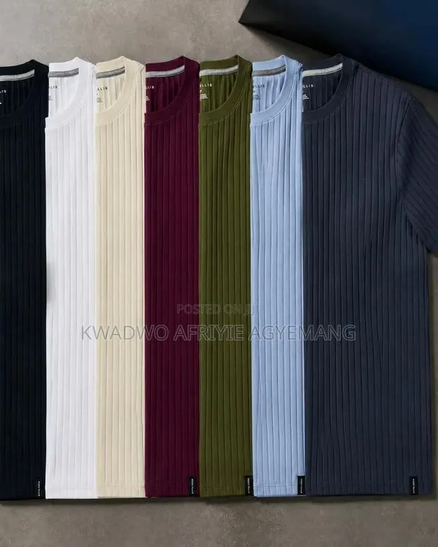 Plain Rib-Knit T-Shirt · Photo 1