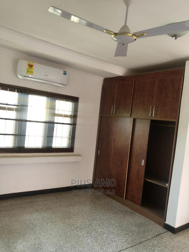 Executive Three Bedroom · Photo 2