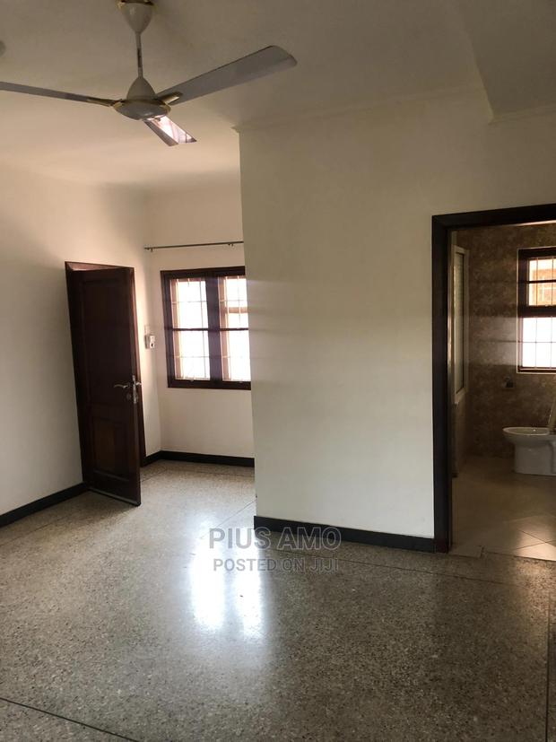 Executive Three Bedroom · Photo 5