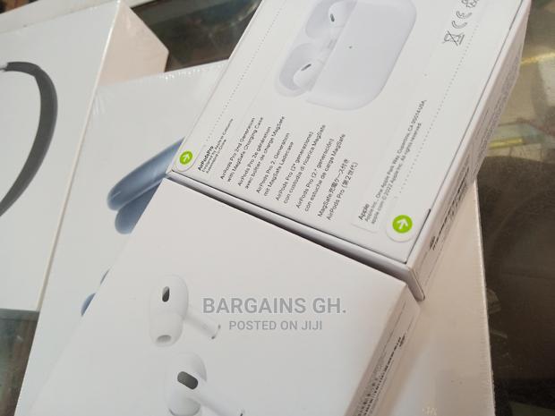 Airpods Pro 2 (2024) With Active Noise Canceling · Photo 2