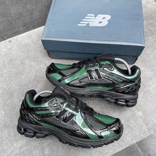 Original New Balance 1906R Green/Black · Photo 1