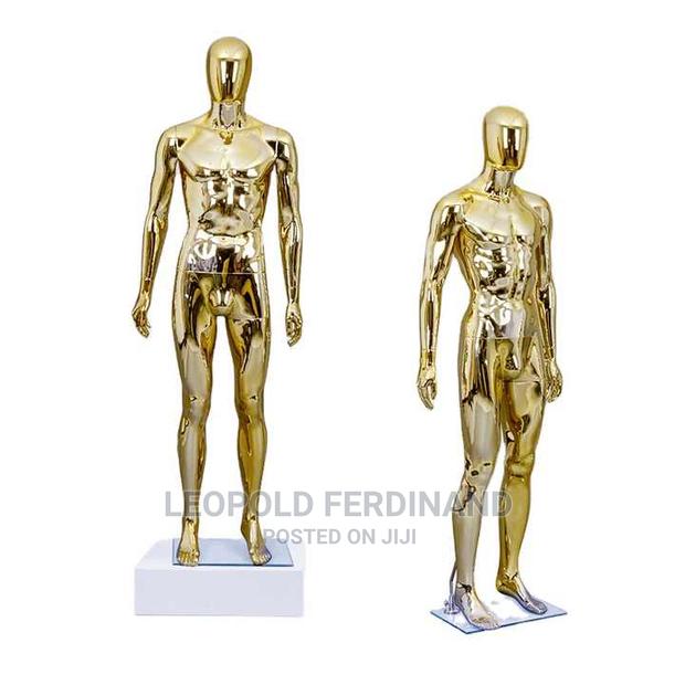 Luxury Golden and Black Mannequins · Photo 3