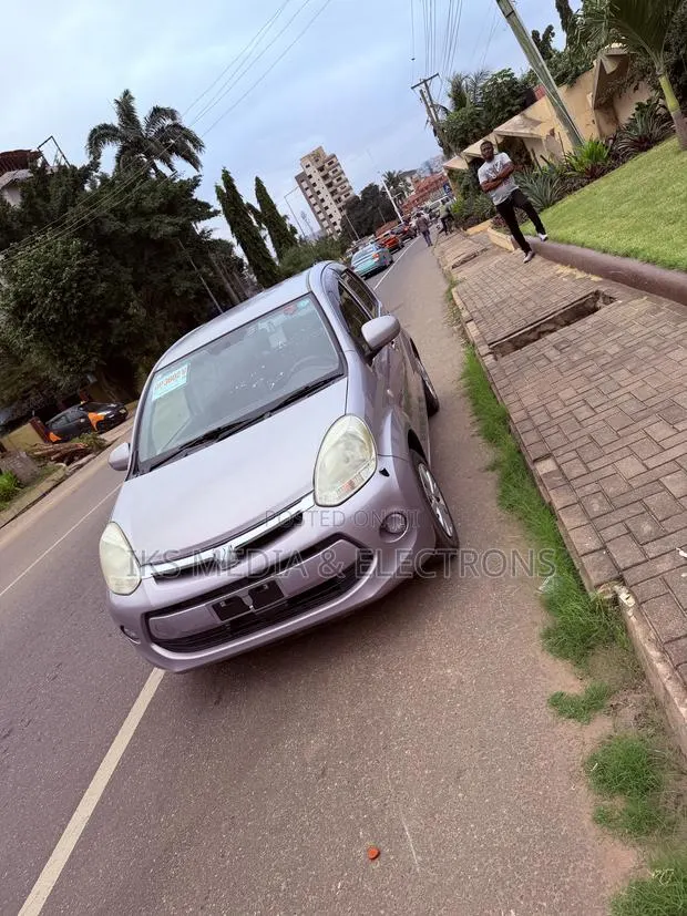 Toyota Passo 2015 Purple · Photo 1