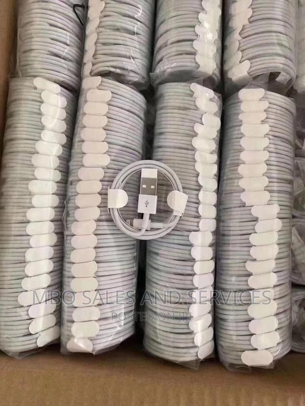 Original 5W iPhone Charger · Photo 2