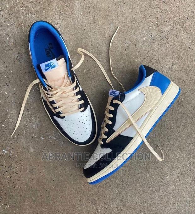 Air Jordan 1 Low Travis Scott Fragment Military Blue · Photo 1