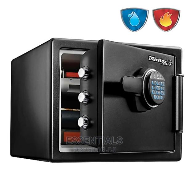 Master Lock 22L Electronic Combination Digitally-Locked Safe · Photo 3