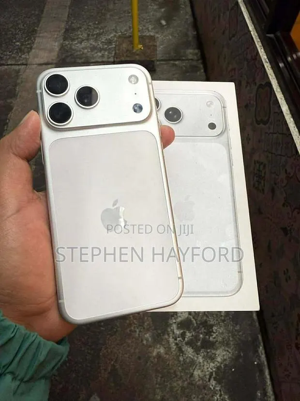 Apple iPhone 17 Pro Max 512 GB Silver · Photo 1