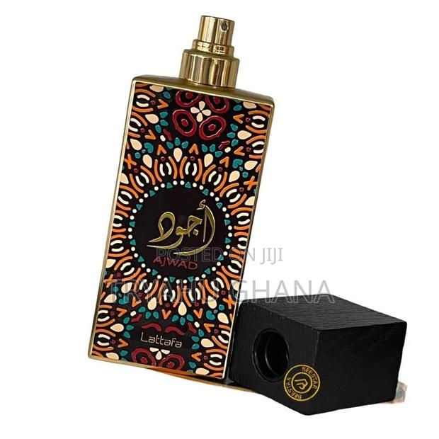 Shop Classic Ajwad Lattafa Perfume for Men and Women · Photo 2