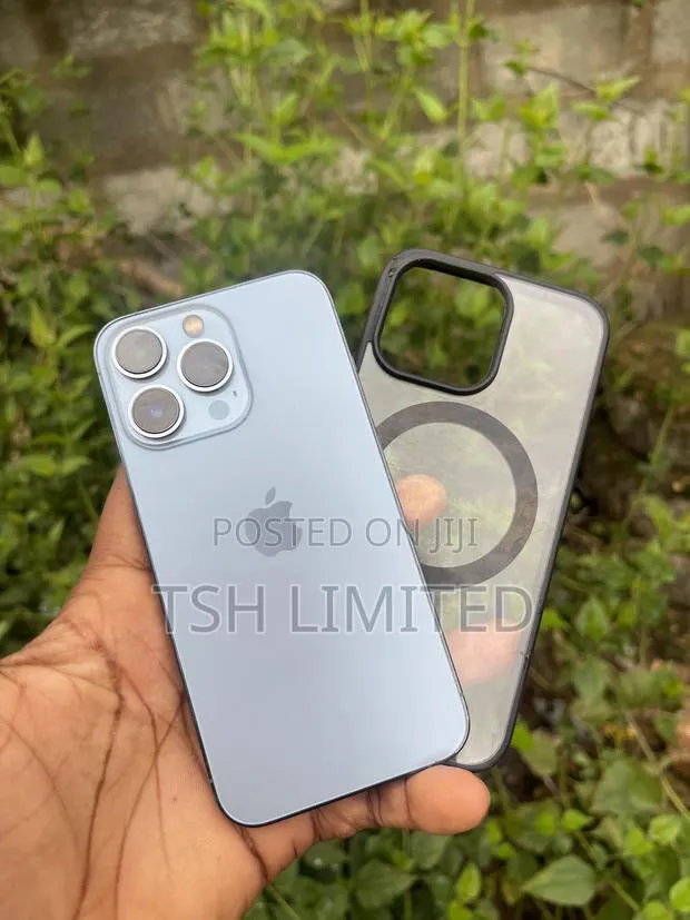 Apple iPhone 13 Pro 256 GB Blue · Photo 1