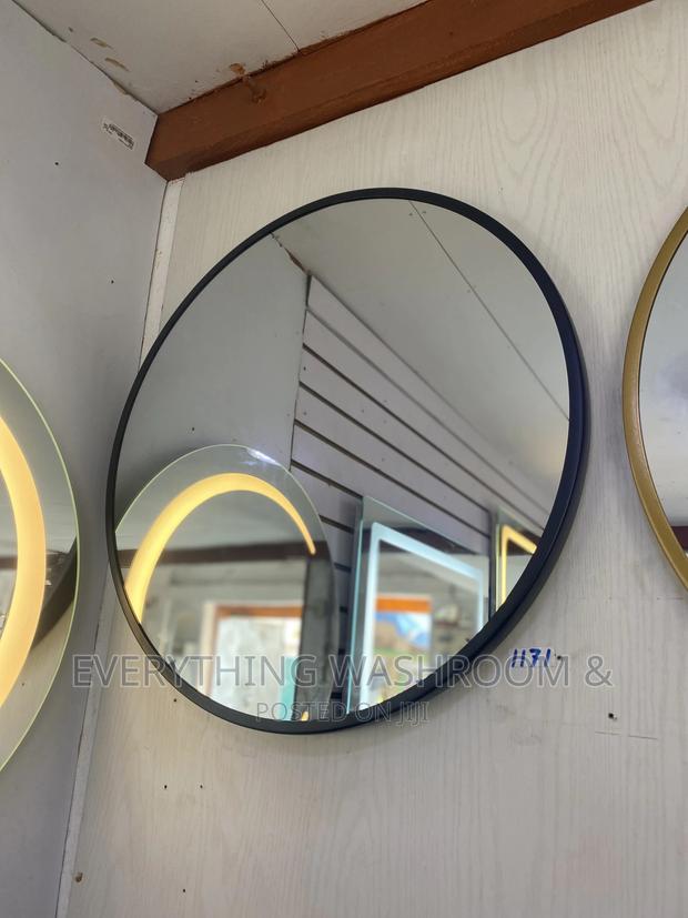 Black Mirror_round Mirrors_60cm Mirror for All Purposes · Photo 1