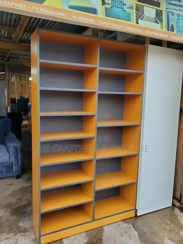 Foreign Wood Laminated Shoe Rack · Photo 1