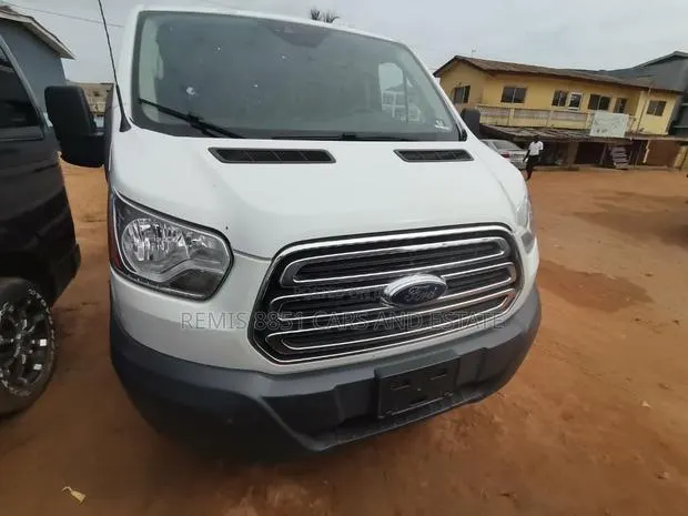 Ford Transit 2018 White · Photo 1