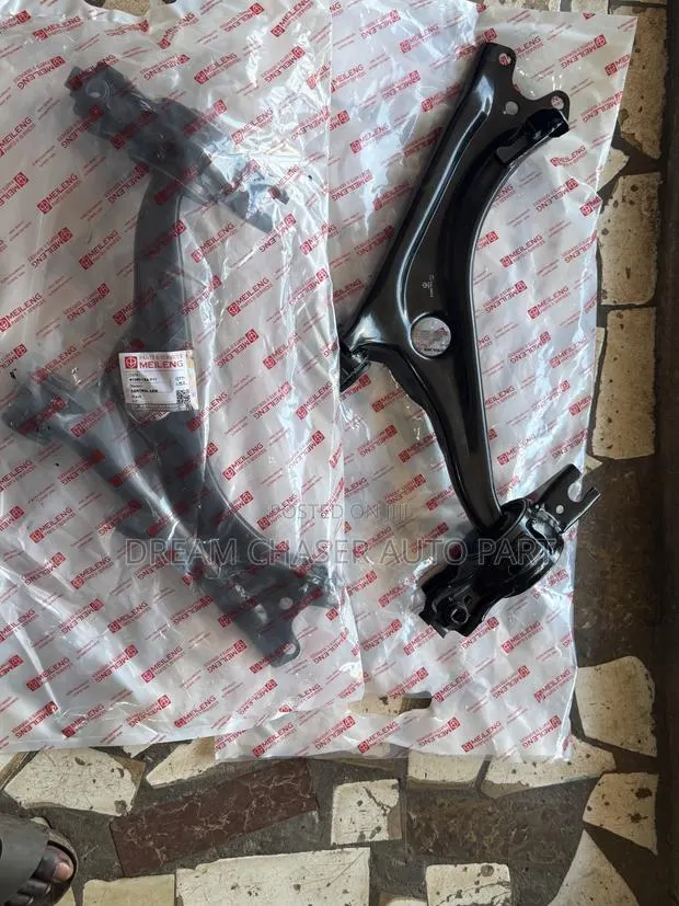 EOM Honda Civic 2016-2021 Lower Arm Pair · Photo 1