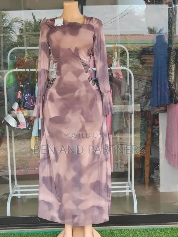 Ladies Dress · Photo 1