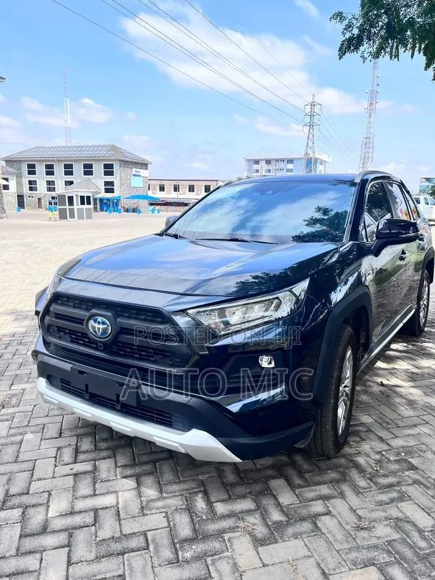 Toyota RAV4 2021 Blue · Photo 1