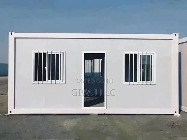 Container Building and Offices · Photo 1