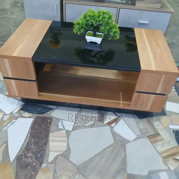 Wooden Center Table · Photo 1