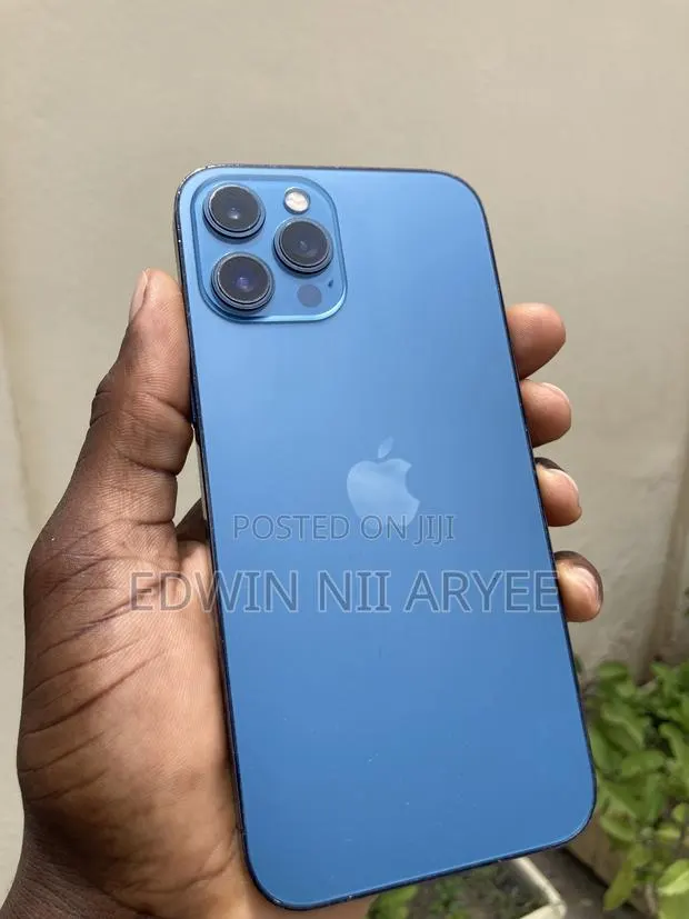 Apple iPhone 12 Pro Max 128 GB Blue · Photo 1
